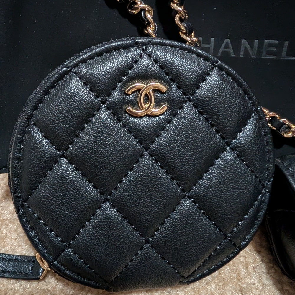 GWP/VIP Chanel Black Quilted Leather Bag Set - Picture 2 of 4
